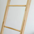 Échelle décorative en bois massif