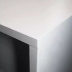Meuble TV moderne du milieu du siècle avec cadre en MDF, rangement fermé et pieds en fer noir